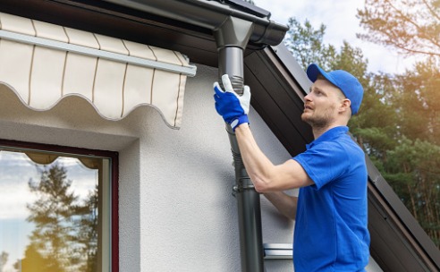 Gutter Cleaning Service Bloomington IL  